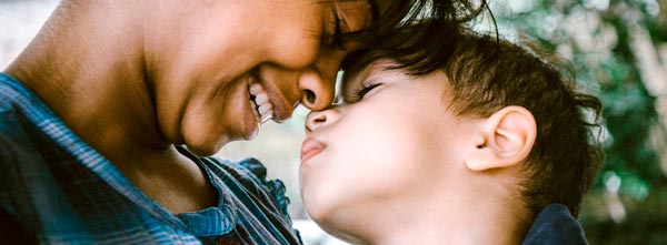 mãe e filho índigo