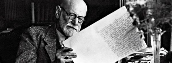 freud lendo cartas de atendimento