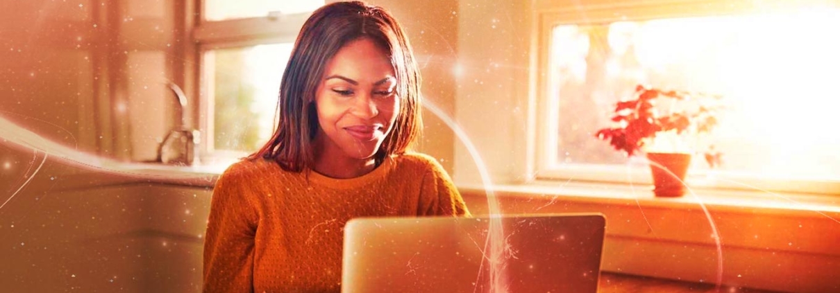 Menina realizando sessão de Thetahealing online em tablet