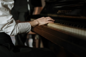 A música como linguagem física e metafísica