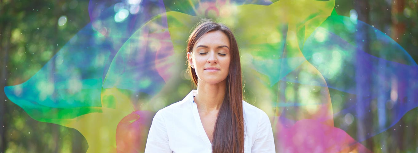 mulher recebendo aura master terapia