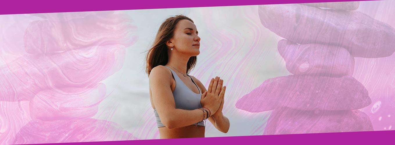 meditação para ansiedade - mulher em namastê