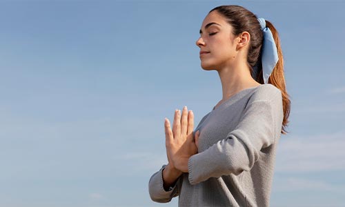 imagem de meditação para atrair dinheiro e prosperidade